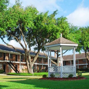 courtyard at bellawood